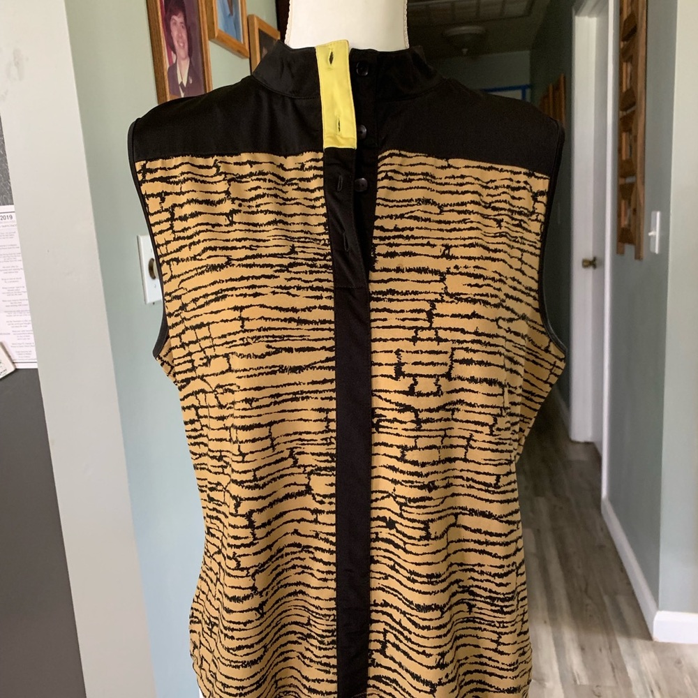 Jamie Sadock sleeveless Golf collection shirt